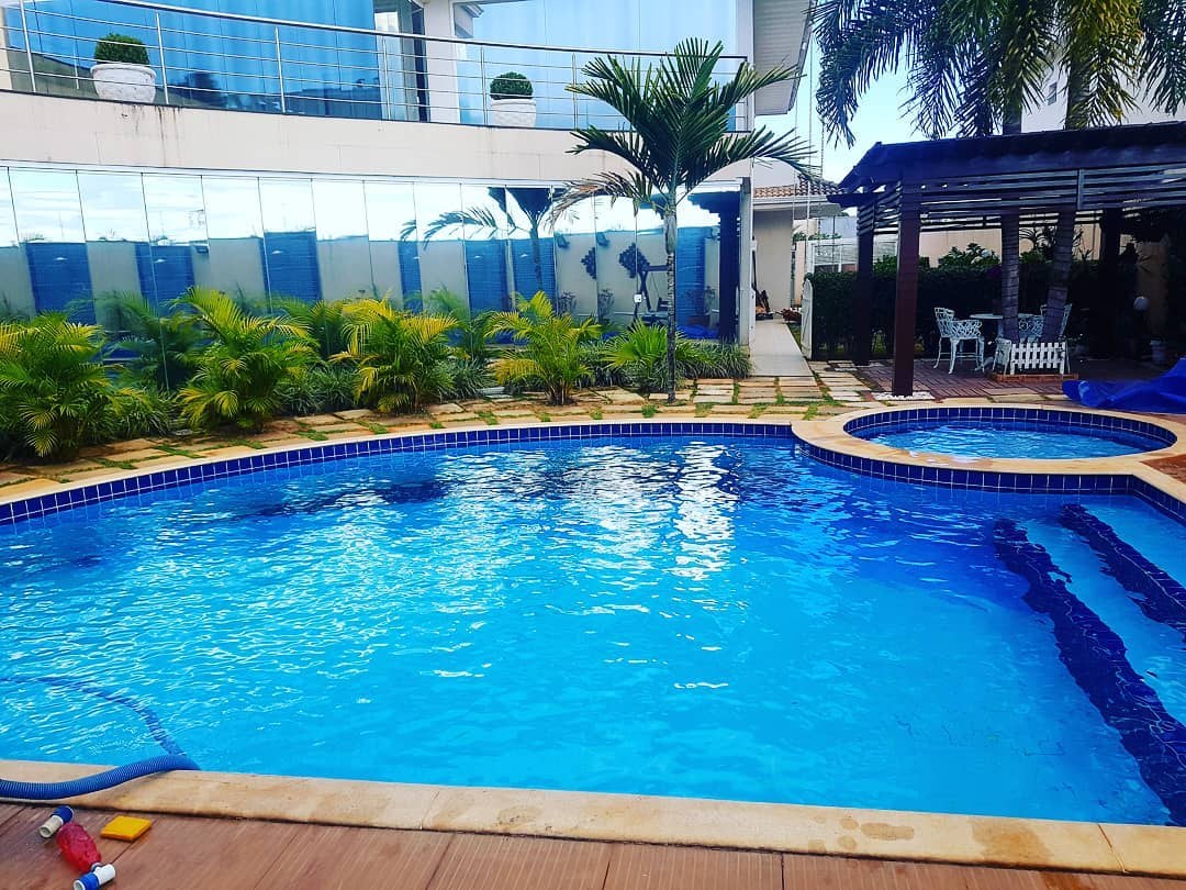 Piscina apos limpeza